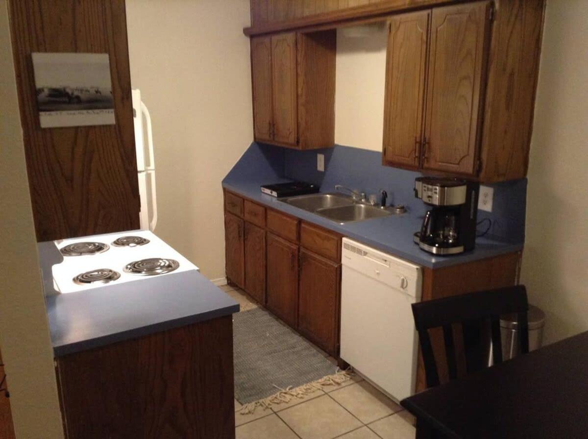 1 Bedroom Apartment For You! Next To Fort Sill لوتون المظهر الخارجي الصورة
